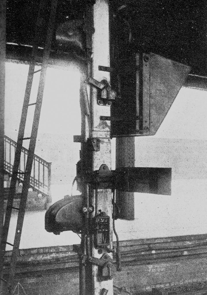 Electrically powered mechanisms for operating semaphore signals were more complex when they were interlocked with route indicators