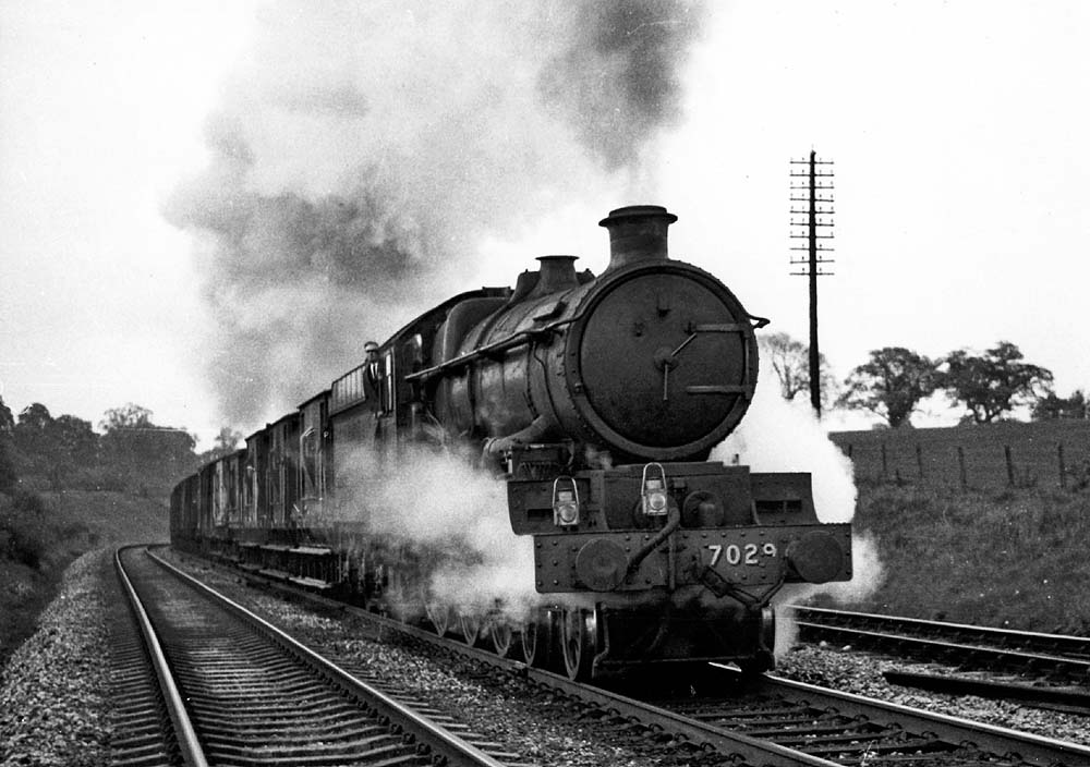 British Railways built 4-6-0 Castle Class No 7029 'Clun Castle' storms up Hatton Bank on 9th September 1966