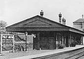 Close up view showing the left hand island platforms with the down line nearest the camera and the up line furthest away