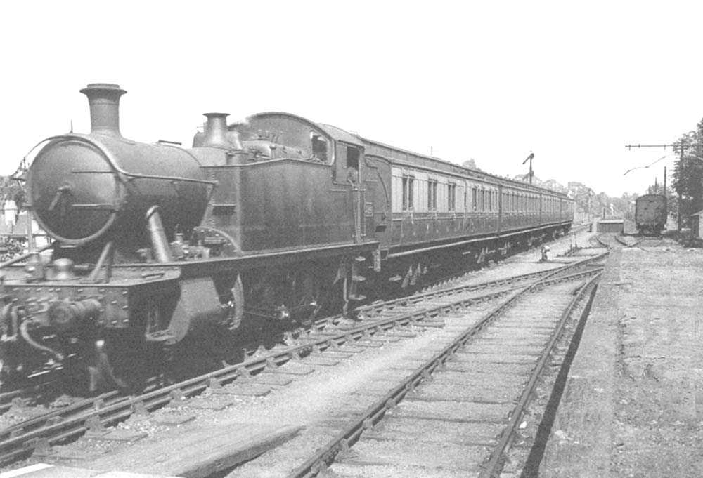 Warwick Station Gwr Class T No Is Seen At The Head Of A