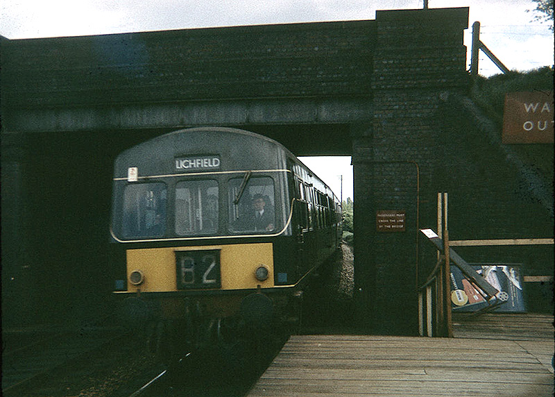 Locally built 3-car Metropolitan-Cammell DMU, later TOPS class 101, arrives at Butlers Lane with a Lichfield Service in May 1966