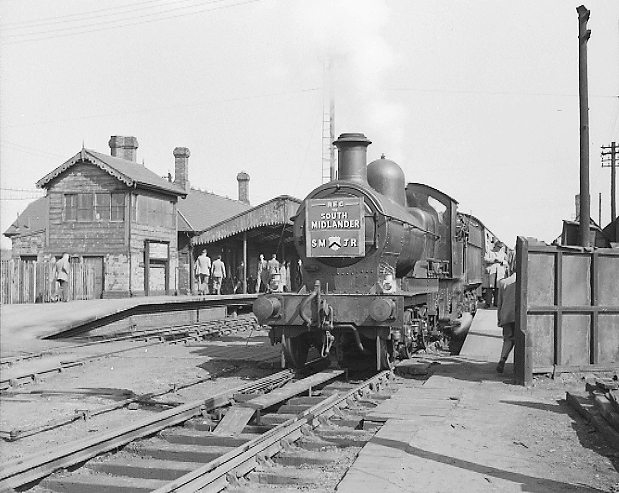 Stratford On Avon Station - Ex-gwr 4-4-0 'dukedog' Class No 9015 Is 