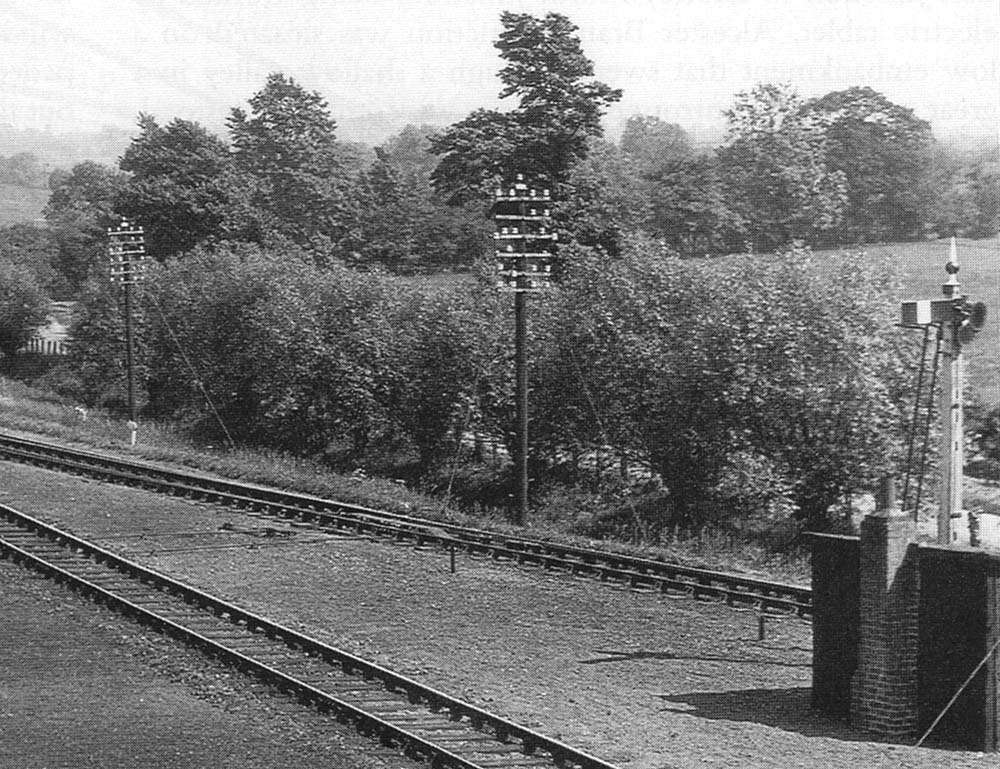 Close up of the bi-directional single line to Alcester passing behind the Permanent Way line side hut