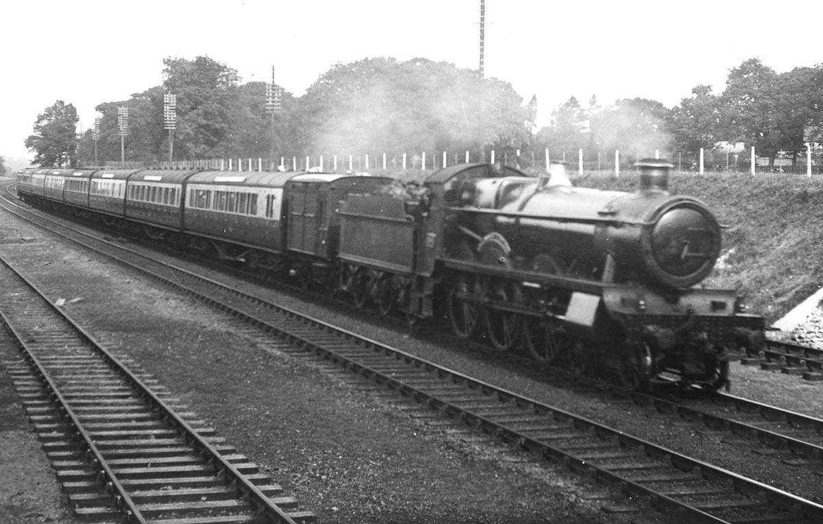 Bentley Heath Crossing: GWR 4-6-0 29xx or 'Saint' class No 2924 'Saint ...