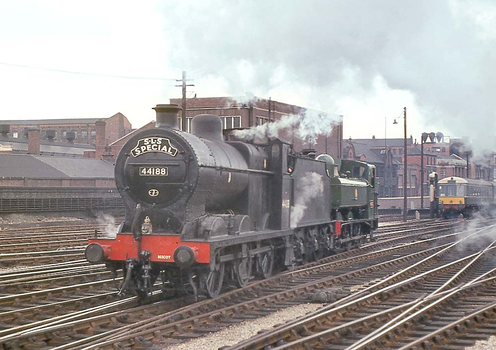 Birmingham Snow Hill - British Railways Period Locomotives: Ex-LMS 4F 0 ...