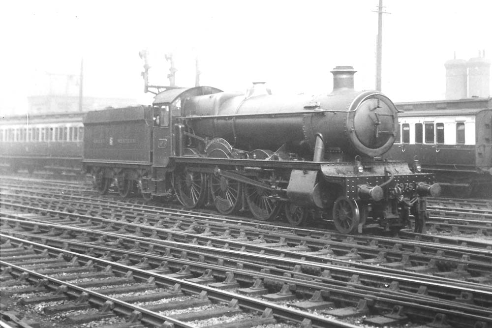 Great Western Railway 4-6-0 49xx (Hall) class No 4975 �Umberslade Hall� with a class A headcode standing alone on the up line at Snow Hill in 1934