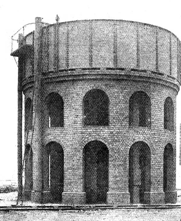 View of the large water tank with a capacity of 22,450 gallons provided at Bordesley engine shed by the GWR