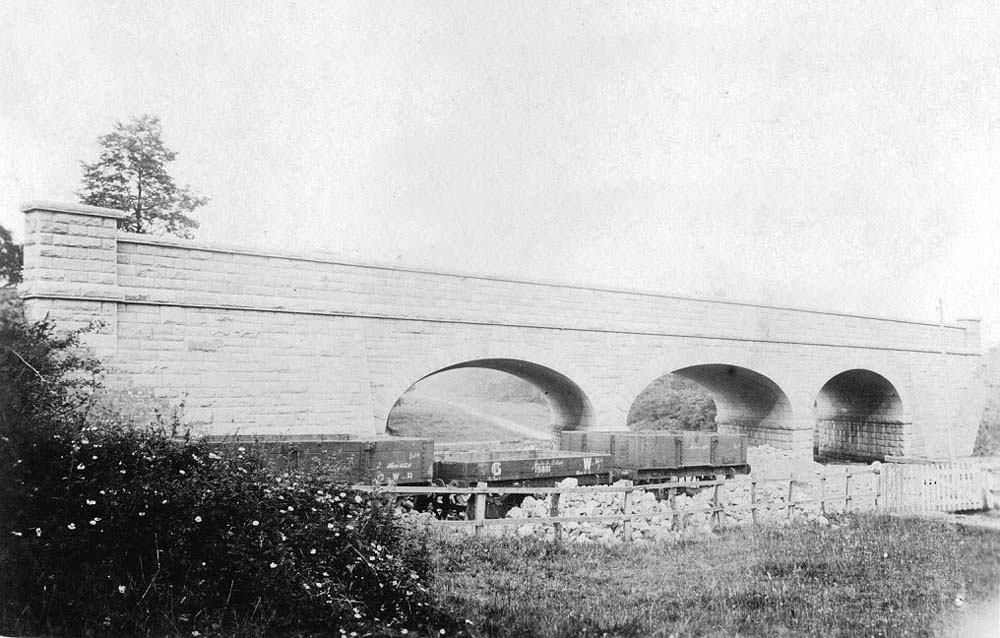 The challenge of building such a complex structure, with three eliptical  arches, can clearly be seen in this view of the new bridge