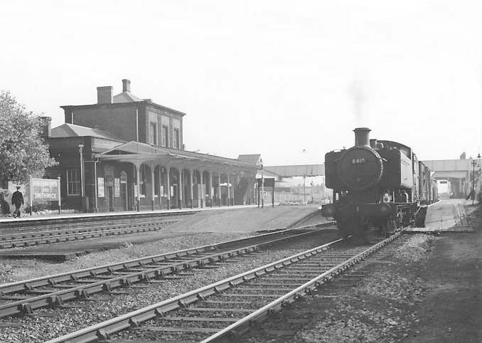 Handsworth & Smethwick: BR built 0-6-0PT 94xx Class No 8415 passes ...