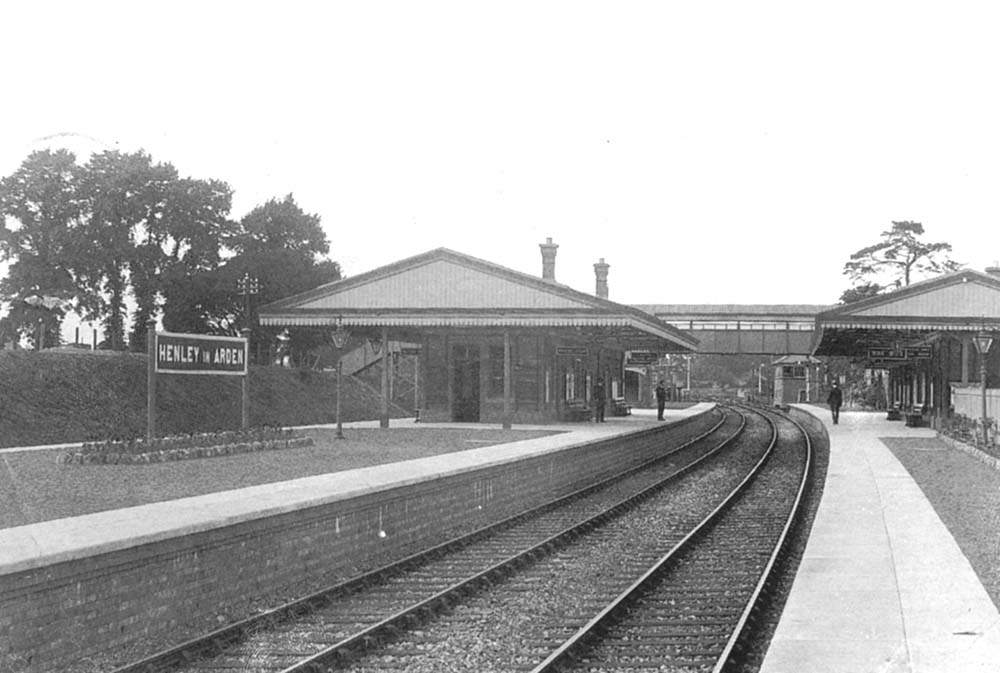 Henley in Arden - New Station: Looking northwards towards Birmingham ...