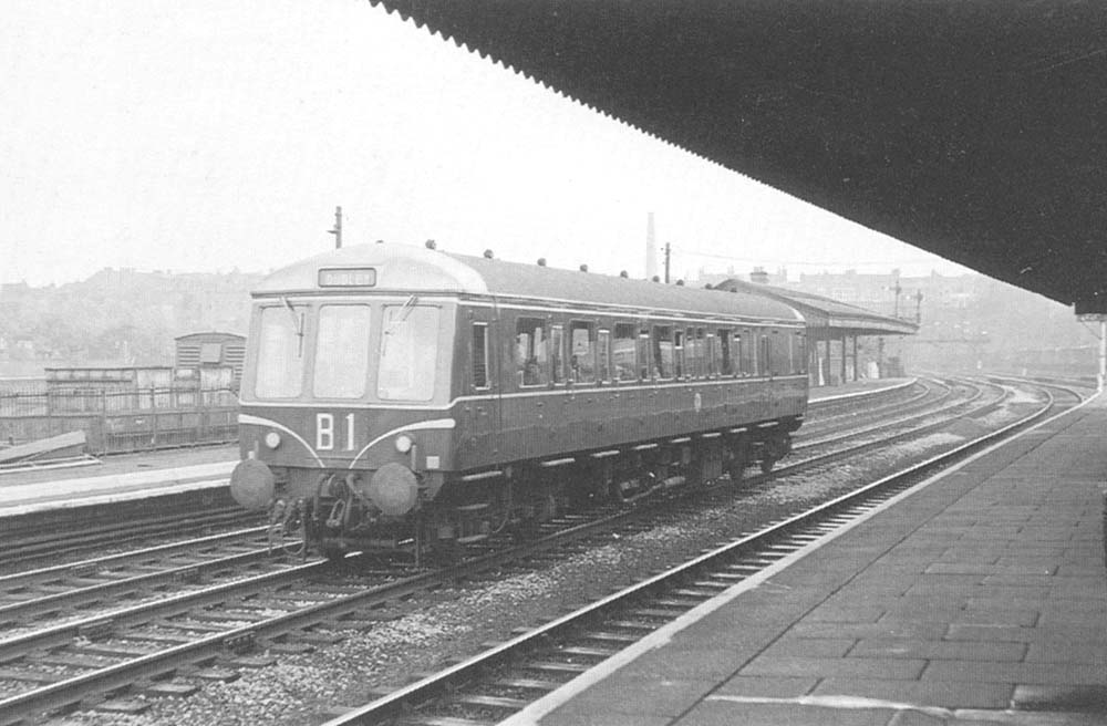 Hockley Station: A single car DMU passes through Hockley station on the ...