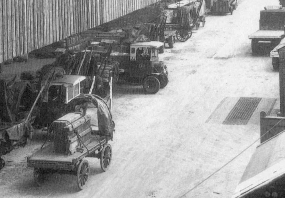 Close up showing some of the variety of cartage road vehicles employed by the GWR at Hockley in 1940