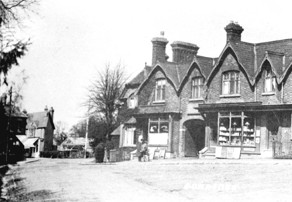 Postcard depicting Station Approach, Dorridge before the First World War
