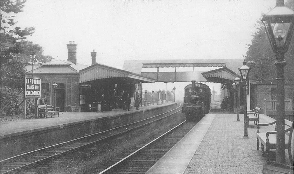 Looking towards Leamington with a view of what is probably a GWR 0-4-2T class 517 on an Autotrain standing in the down platform