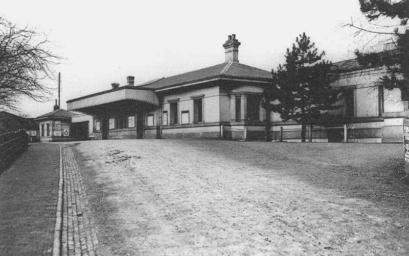 Exterior of the main entrance to Leamington's original station as viewed circa 1902 from the lower access road