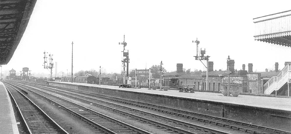 Looking across from the down platform towards the Warwick end of the up platform in May 1963