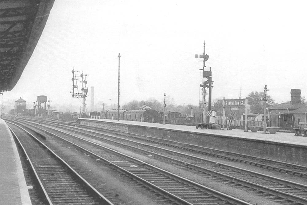 Close up showing Leamington North Signal Box and to the right, the exchange sidings with the ex-LNWR railway