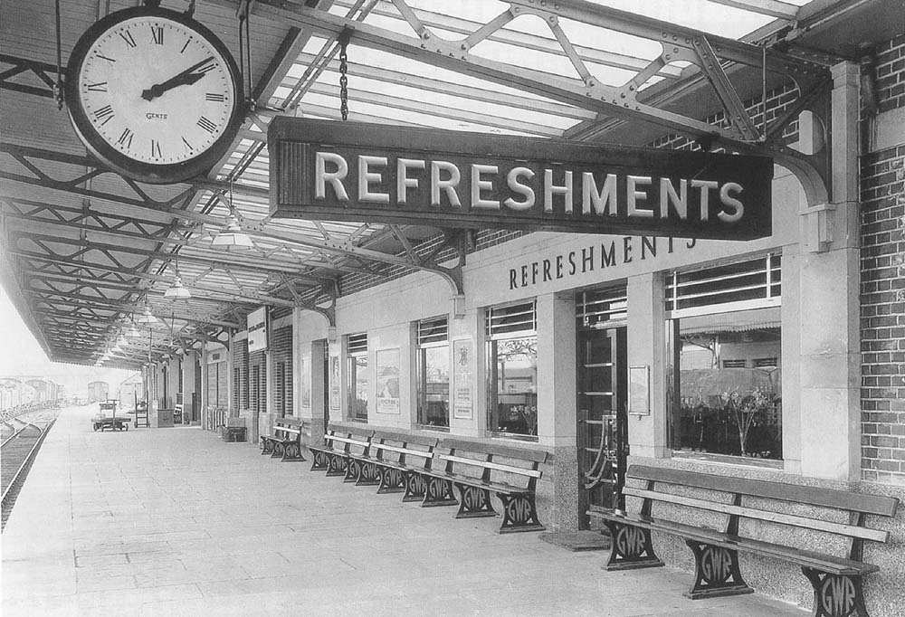 Looking along the down platform from the Warwick end of the station with the refreshment room on the right