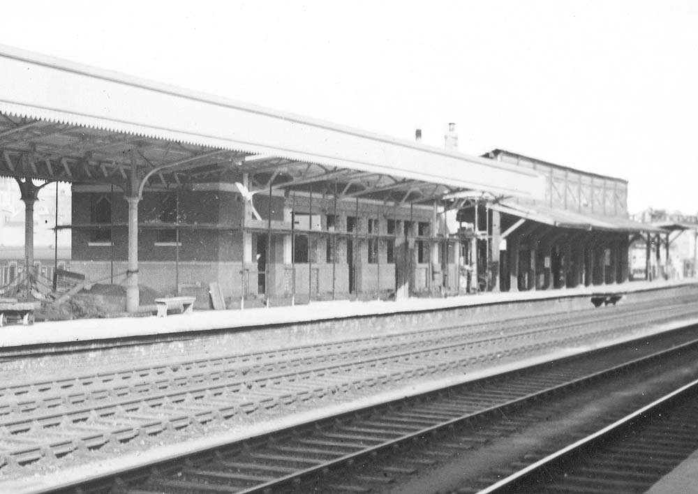 Close up showing the up platform's new waiting room and refreshment facilities being built under the canopy