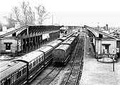 A view of Leamington station looking towards Birmingham just after the turn of the century