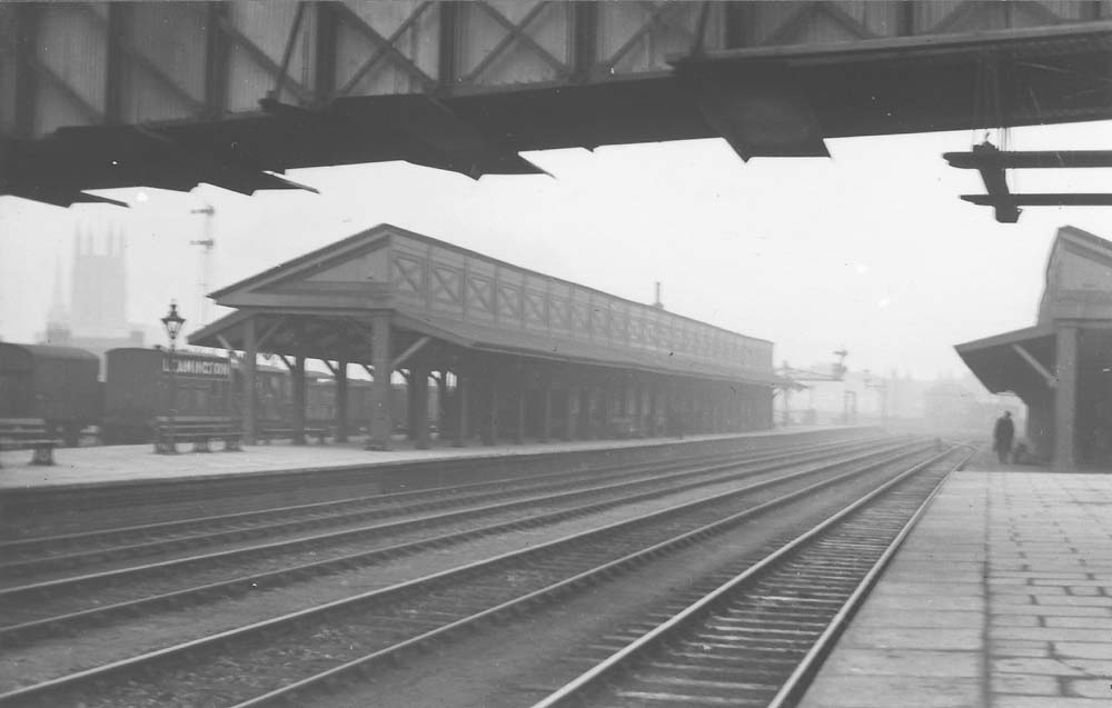 Looking towards London from the Warwick end of the down platform on a foggy day in the early 1930s