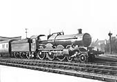Ex-GWR 4-6-0 Castle class No 5022 'Wigmore Castle' stands at the head of a Paddington train