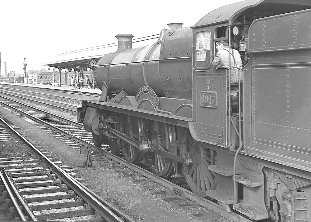 Ex-GWR 49xx Class 4-6-0 No 6917 'Oldlands Hall' passes through Leamington station on 5th October 1963