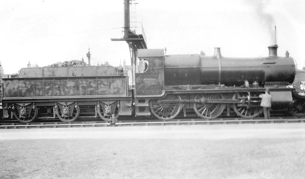 Leamington Spa - GWR Locomotives: GWR 2-6-0 Mogul No 5335 pauses at ...