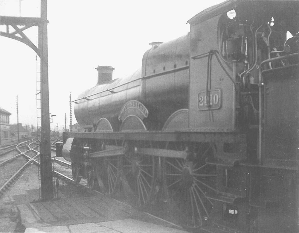  GWR '2301' class 0-6-0 No 2347 from Worcester is seen running along the goods loop to the east of station