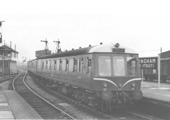 Three-car Diesel Multiple Unit with W50077 leading on the local 1.35pm Moor Street to Stratford upon Avon service on 27th February 1960