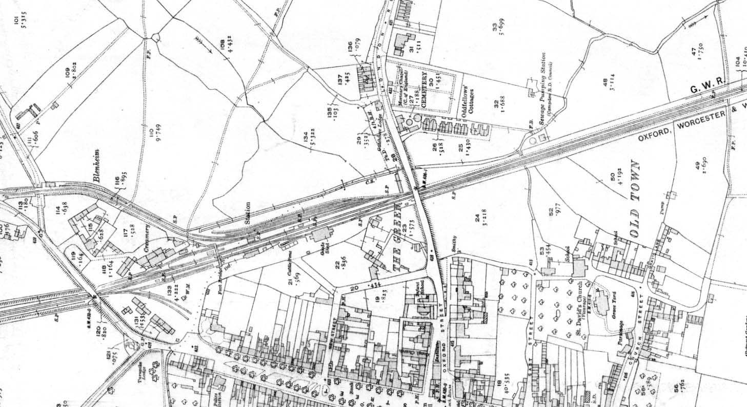 A large scale view of the 1918 OS map showing the station, the Shipston on Stour branch, and the exchange sidings
