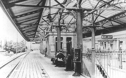 Looking towards Birmingham Snow Hill along platform 4 showing the platform buildings housing the passenger facilities