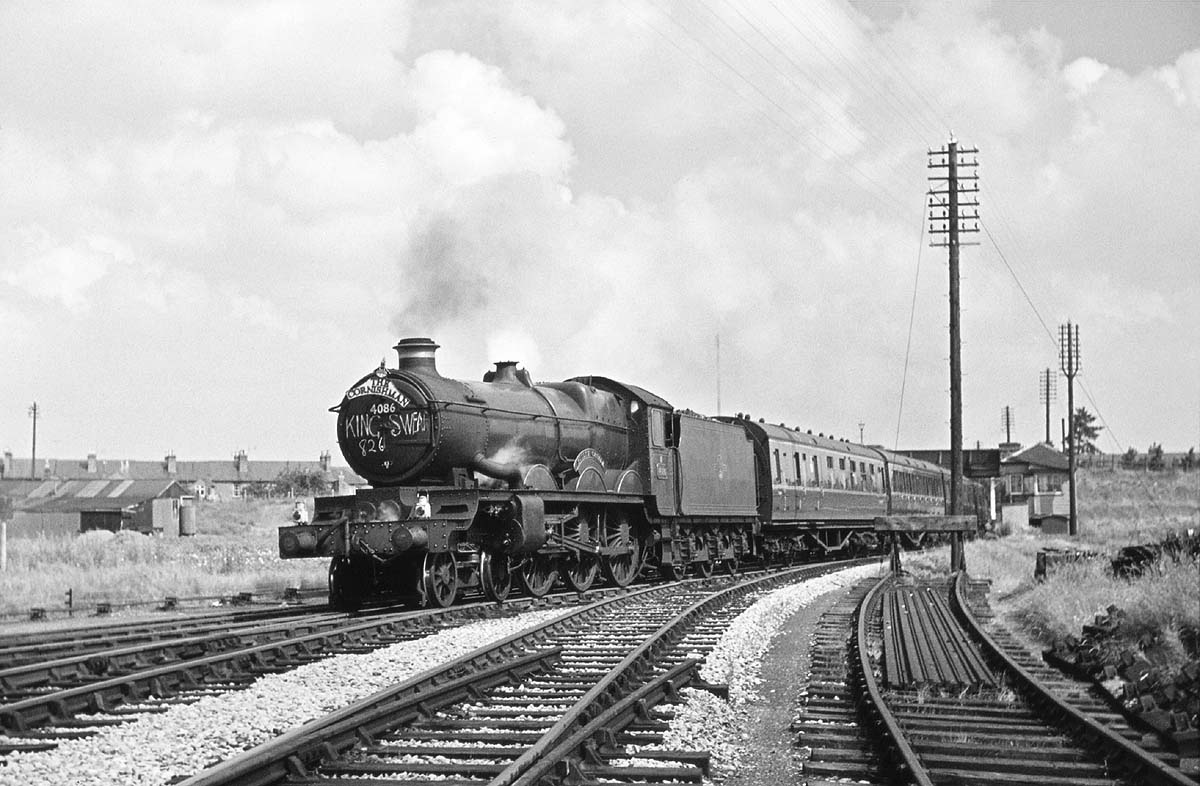 Ex-Great Western Railway 4-6-0 4073 (Castle) Class No 4086 �Builth Castle�, heading south from Stratford-on-Avon under Sanctus Road bridge