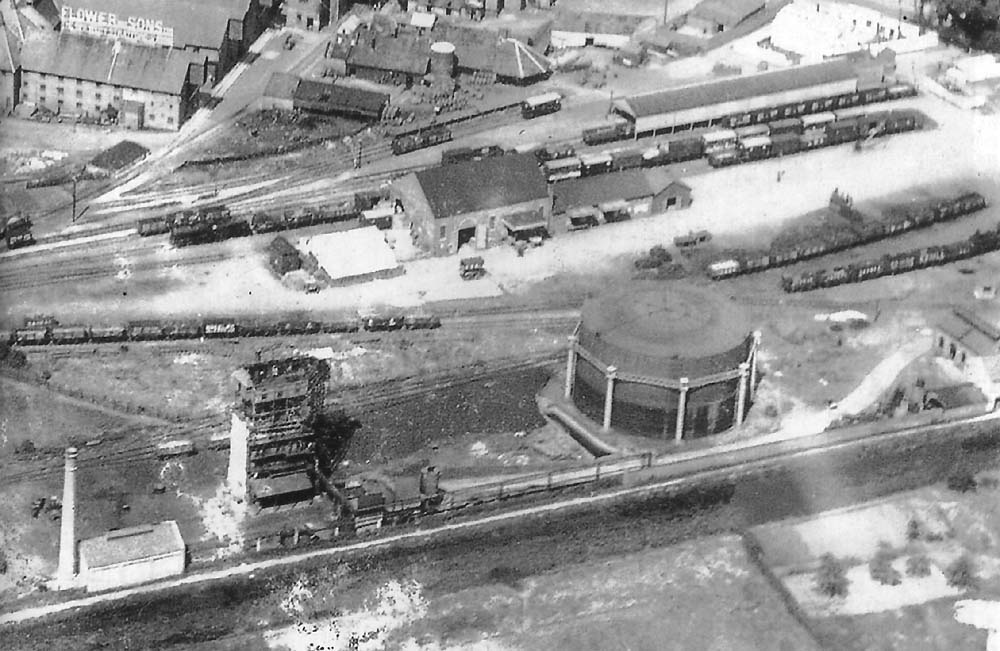Close up showing the principle roads to the gas works, goods yard and brewery as well as a GWR 0-6-0 locomotive shunting the sidings