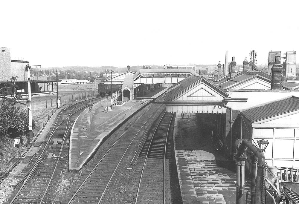 Another view of the Cold Store loop line alongside Platform 3 at Stratford on Avon station with the Ministry of Foods depot seen on the left in 1950
