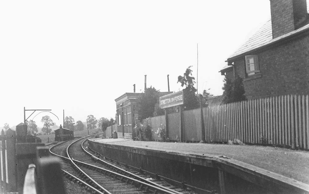 Stretton on Fosse looking towards Morton in the Marsh with the single siding on the left complete with loading gauge