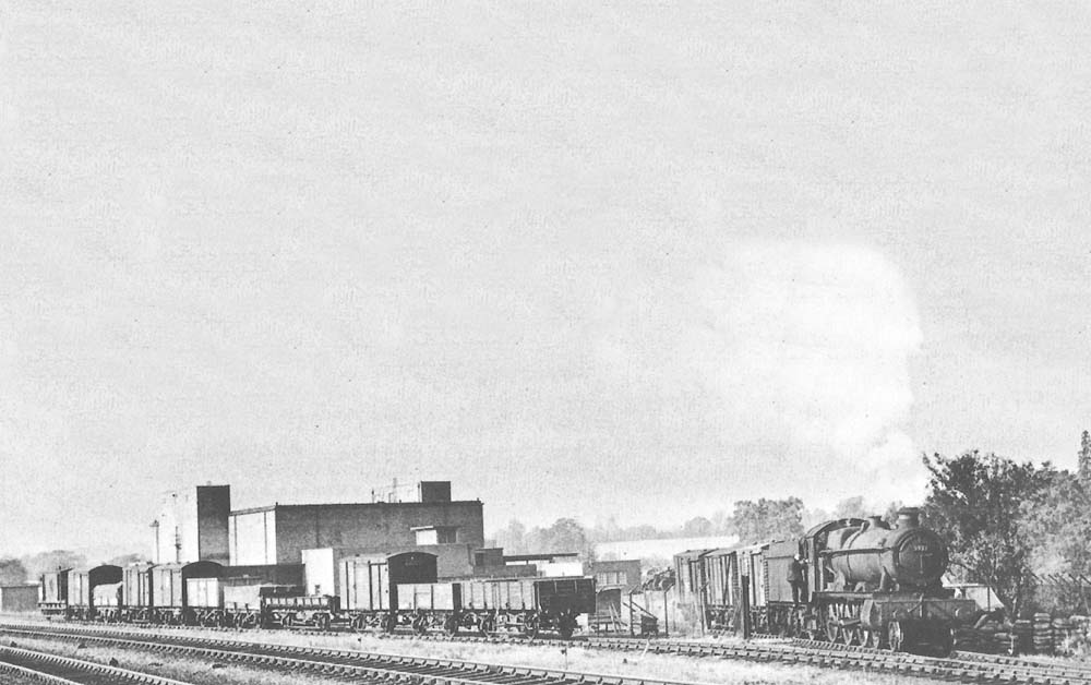 Ex-Great Western Railway 4-6-0 49xx (Hall) class No 5927 �Guild Hall� shunting in the Cold Store sidings at Warwick on 14th October 1959