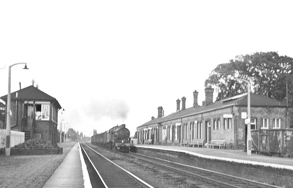 Warwick Station: Ex-British Railways built 4073 Class No 7029 'Clun ...