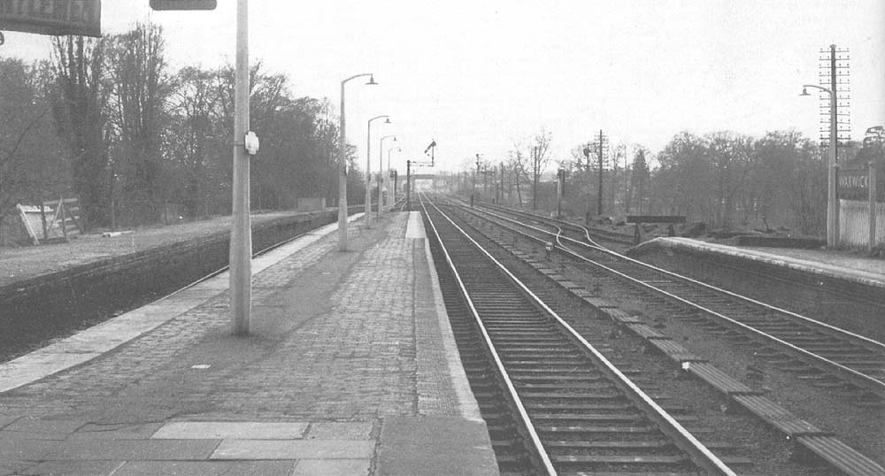 Looking towards Birmingham along the down platform with the Hatton banker's bay on the left