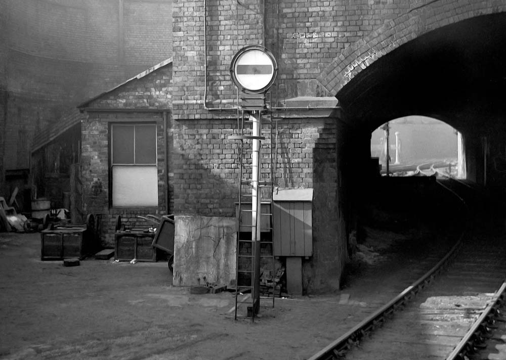 The Banner Repeater signal is seen at the north end of New Street's platform 6 with short tunnel beyond