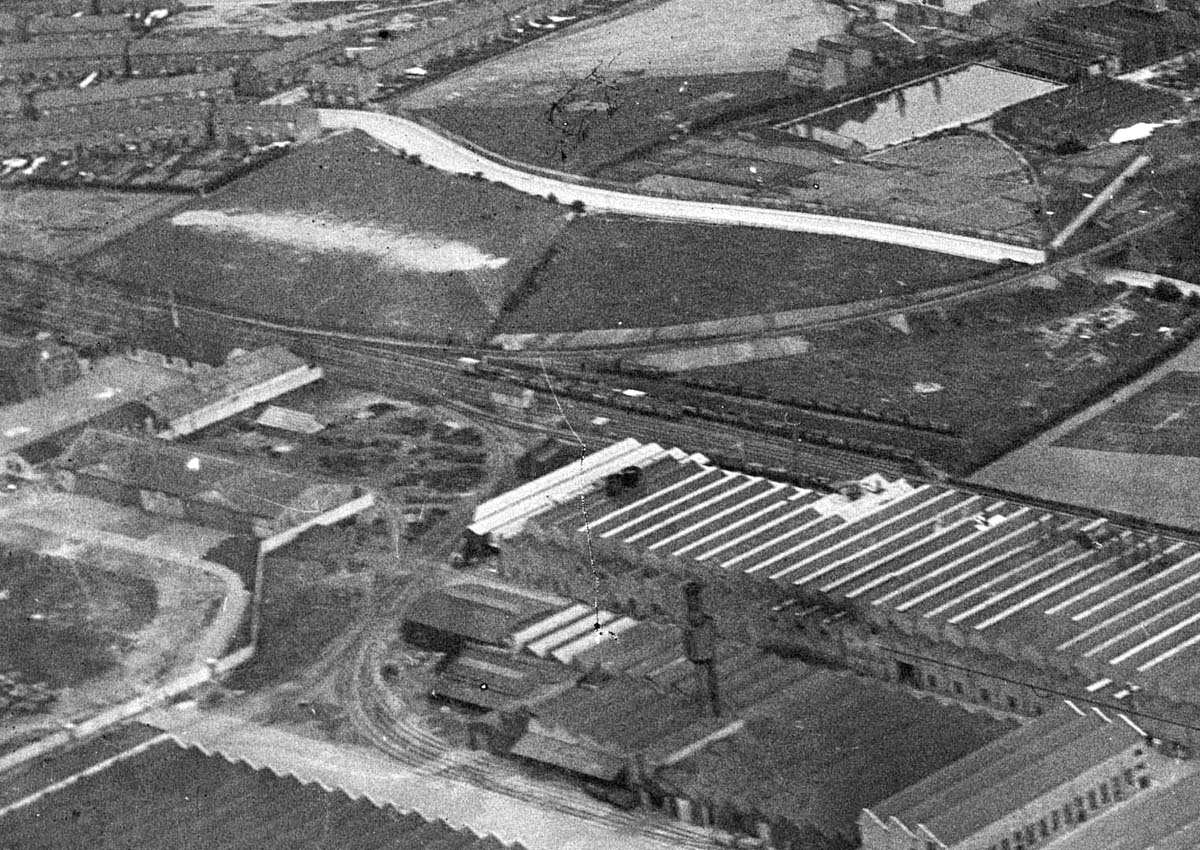 A 1931 aerial view of the Daimler Work's sidings with the Nuneaton branch's junction with the Foleshill Railway beyond