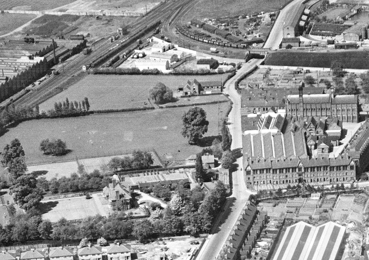 Another aerial view of the Nuneaton branch's junction with the Foleshill railway with the Daimler Work's sidings on the left
