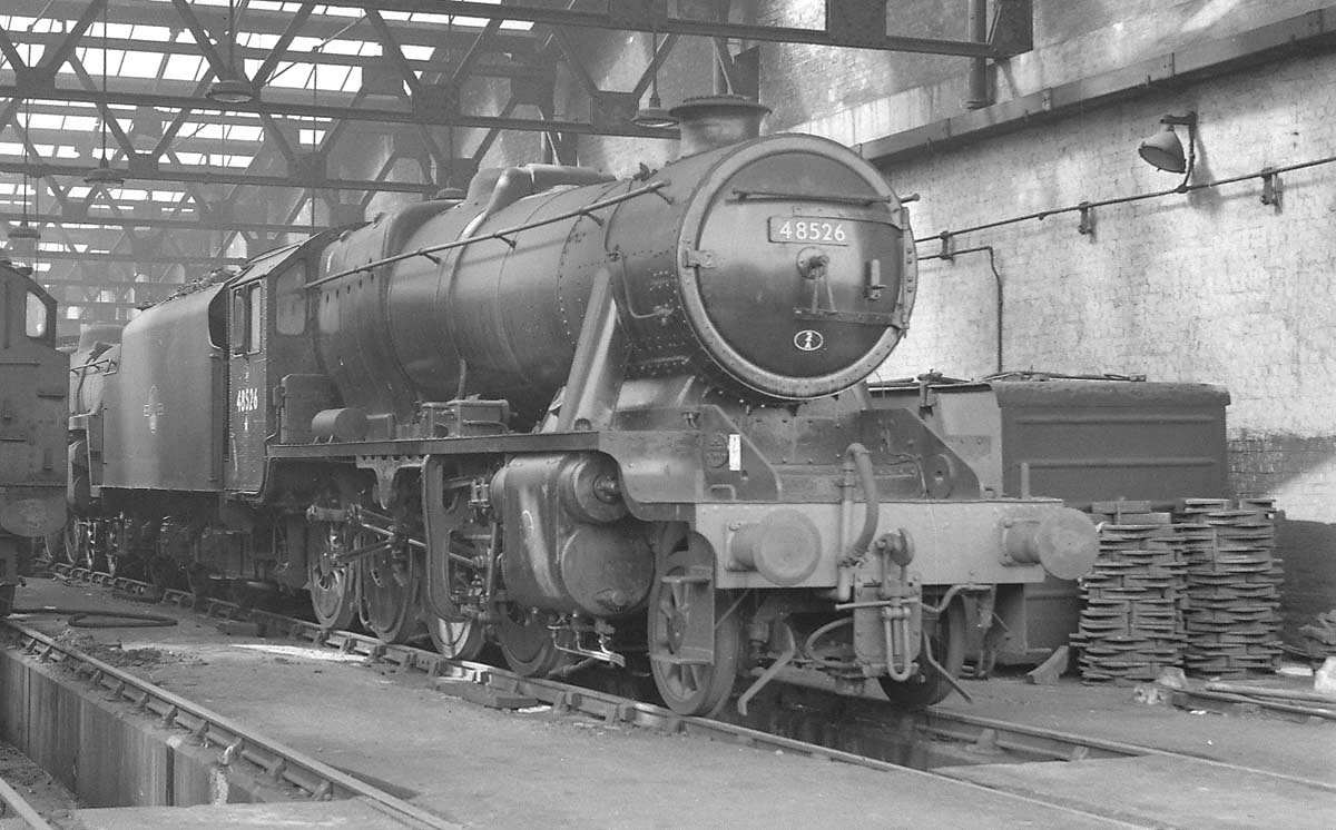 Rugby Shed: A clean ex-LMS 2-8-0 8F No 48526 carrying its home '2A ...