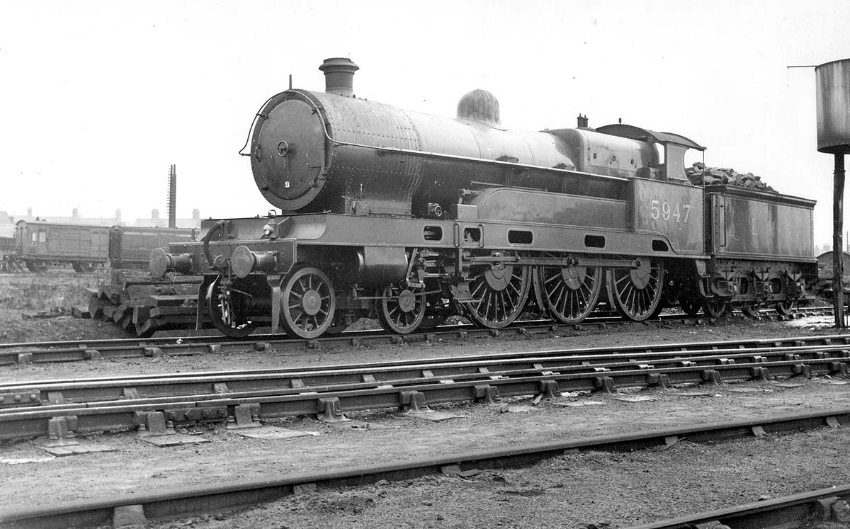 Rugby Shed - Ex-LNWR 5XP 4-6-0 Claughton Class No 5947 has just taken ...