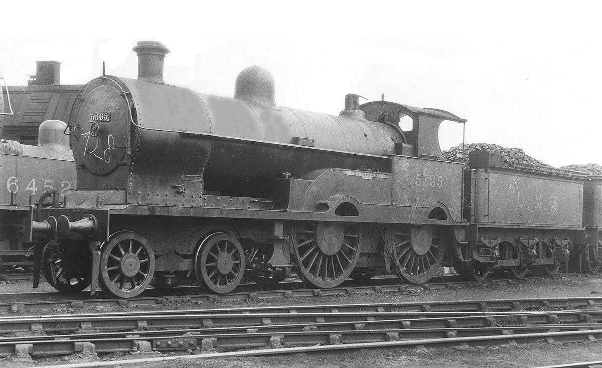 Rugby Shed - Ex-LNWR 3P 4-4-0 George V class No 5365 'Racehorse' stands ...