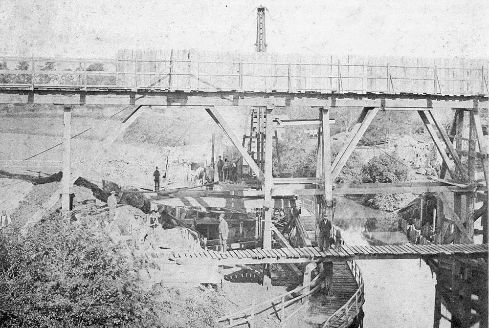 Remodelling work on the Northampton branch required the LNWR to build a new bridge to be built at Hillmorton over the Oxford Canal