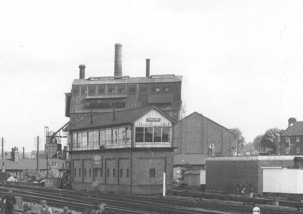 Close up showing Rugby's No 7 signal cabin and either side the two sets of track leading to sidings No 1 and 2