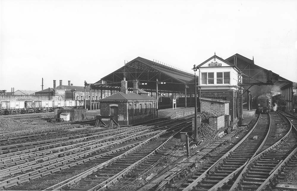 Looking south towards Rugby's No 4 signal cabin with the bay platforms on the left and the down platform line on the right