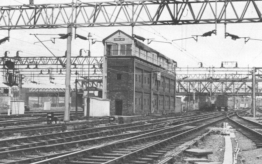 View looking south showing Rugby No 1 signal cabin on 11th September 1964