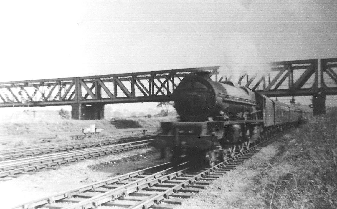 Rugby Station Ex LMS Princess Royal Class 4 6 2 No 46209